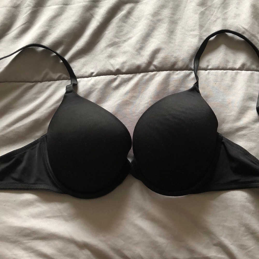 Victoria’s Secret PINK black push up bra